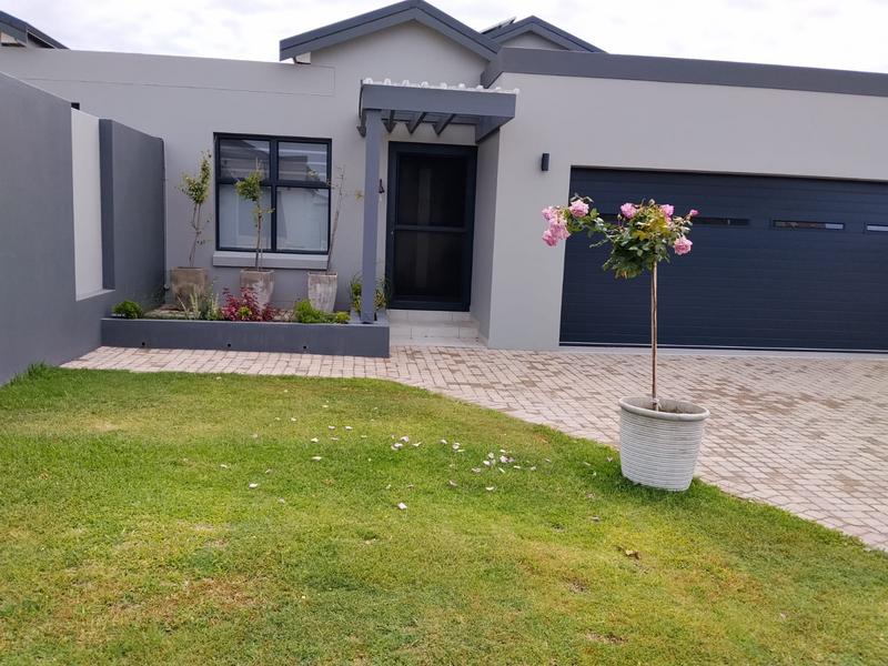 To Let 3 Bedroom Property for Rent in Paradise Coast Western Cape